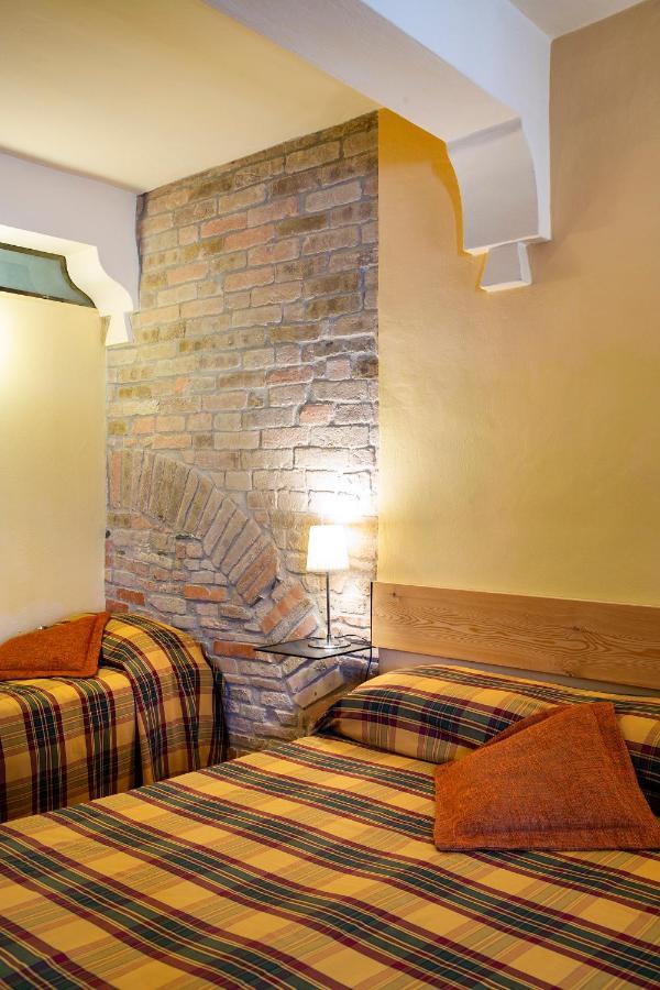 B&B Al Ducale And Apartments Parma Ngoại thất bức ảnh